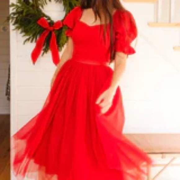 Matching Red Dresses Set - Picture 2 of 10